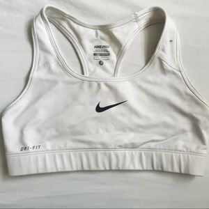 Nike pro sports bra
